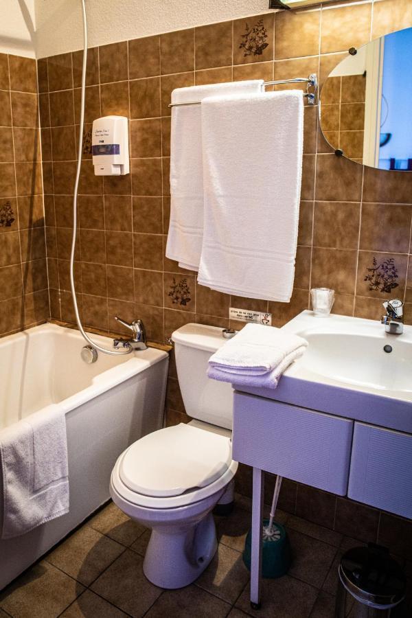 Hotel Restaurant Le Foirail Saint-Haon Bagian luar foto