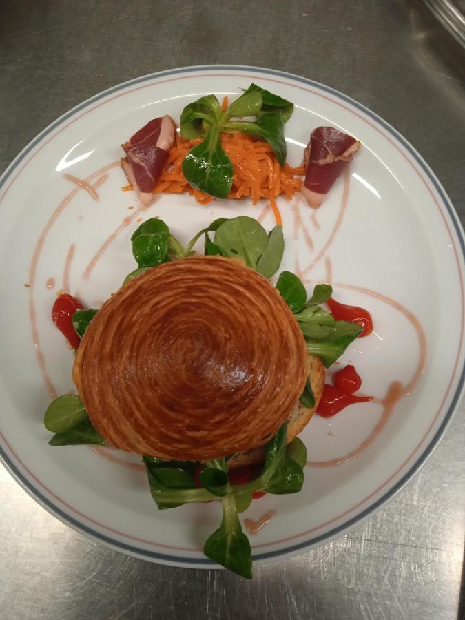 Hotel Restaurant Le Foirail Saint-Haon Bagian luar foto