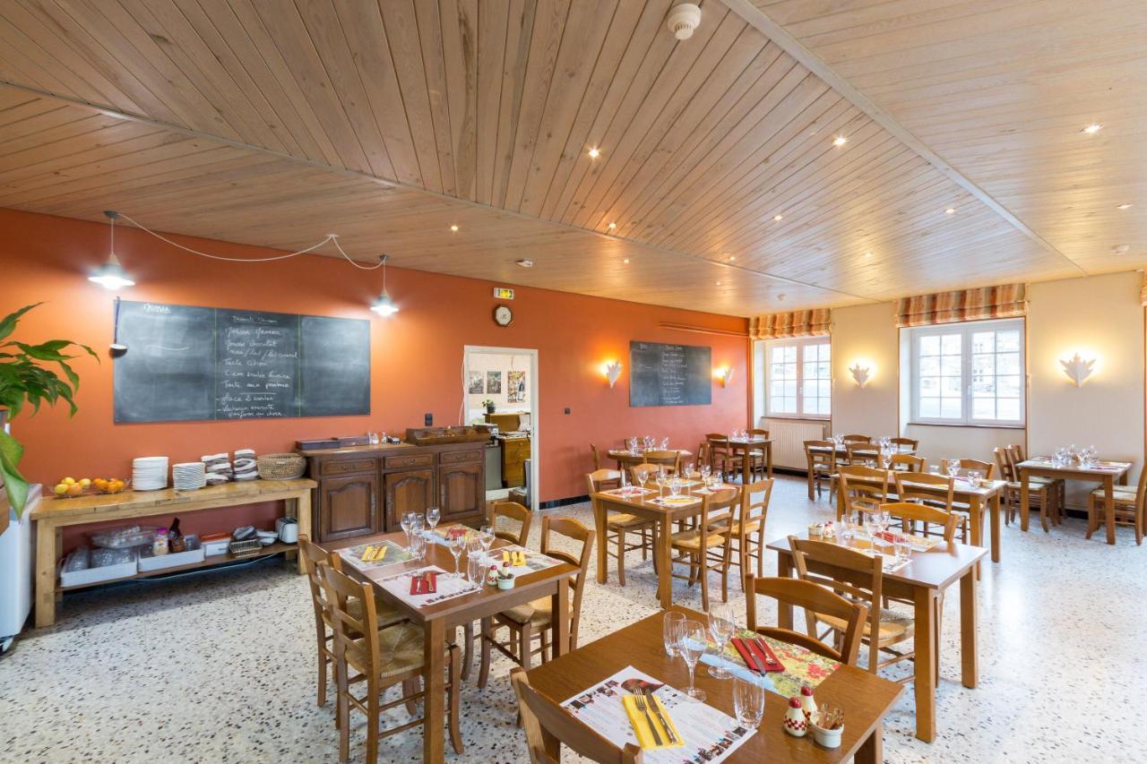 Hotel Restaurant Le Foirail Saint-Haon Bagian luar foto
